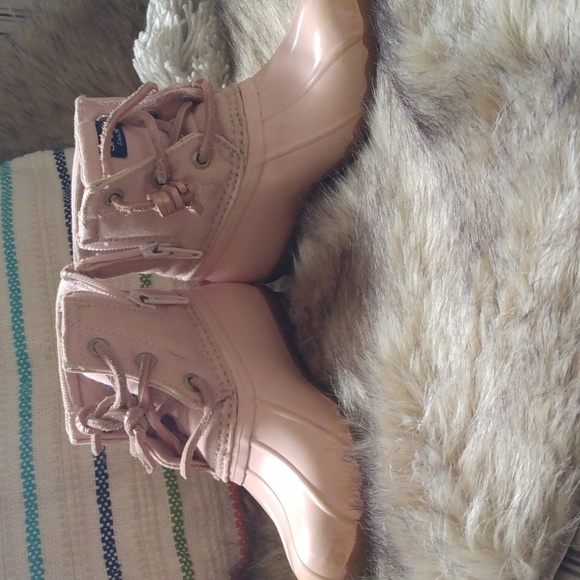 Sperry Pink Saltwater Boots - Picture 3 of 8